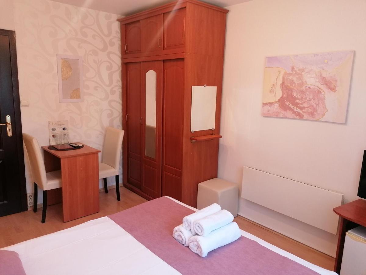 Petkov Family Hotel Blagoevgrad Bagian luar foto