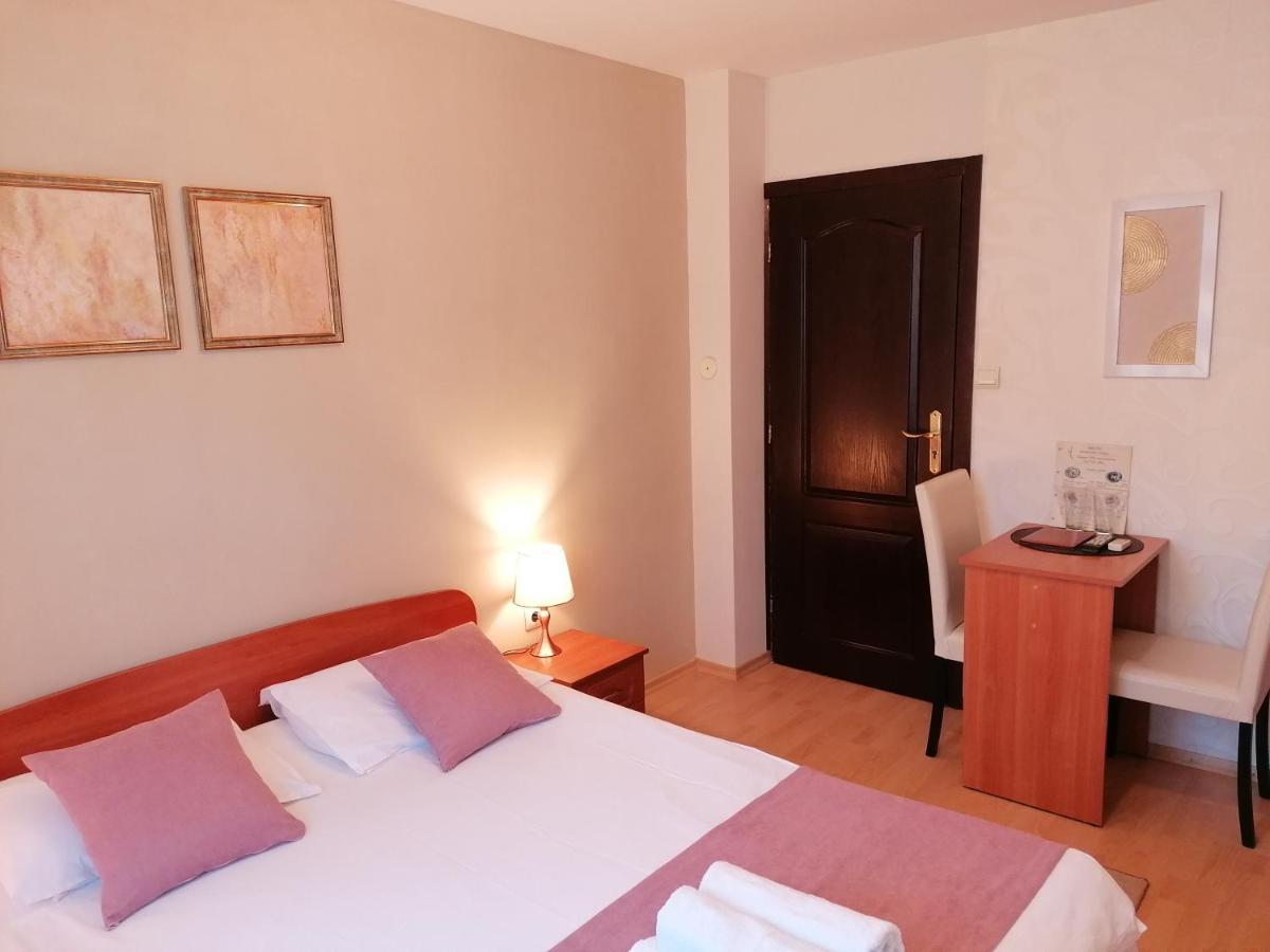 Petkov Family Hotel Blagoevgrad Bagian luar foto