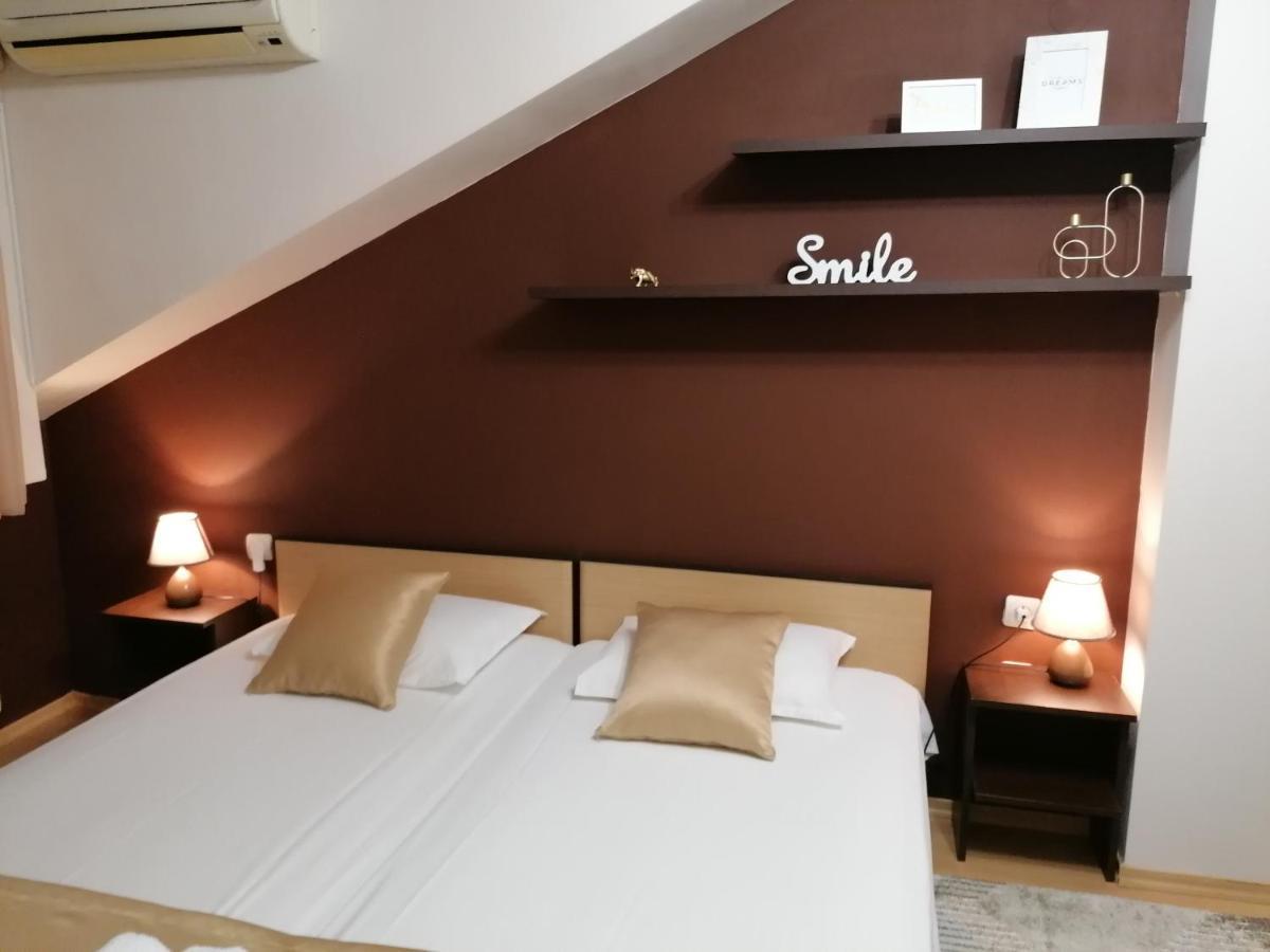 Petkov Family Hotel Blagoevgrad Bagian luar foto