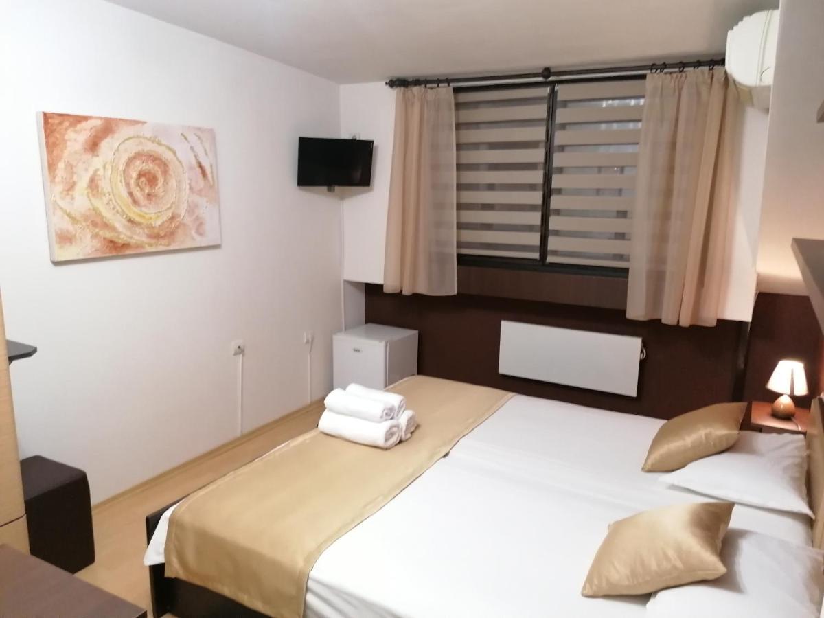Petkov Family Hotel Blagoevgrad Bagian luar foto